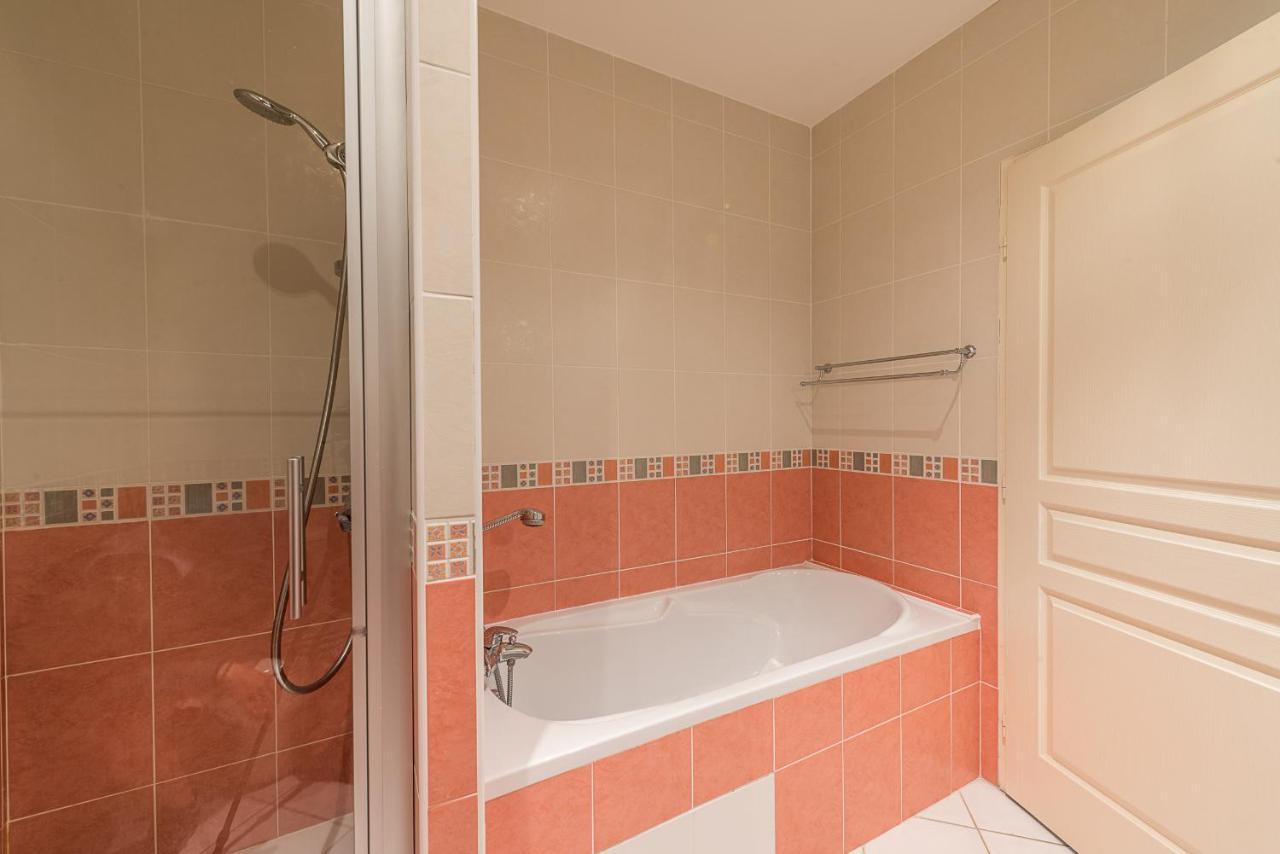 L'Hermitage, 3 Appartements Avec Terrasse, Vue Lac, Parking Et Piscine, Lla Selections By Location Lac Annecy Talloires Exterior foto