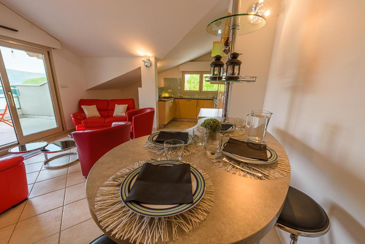 L'Hermitage, 3 Appartements Avec Terrasse, Vue Lac, Parking Et Piscine, Lla Selections By Location Lac Annecy Talloires Exterior foto